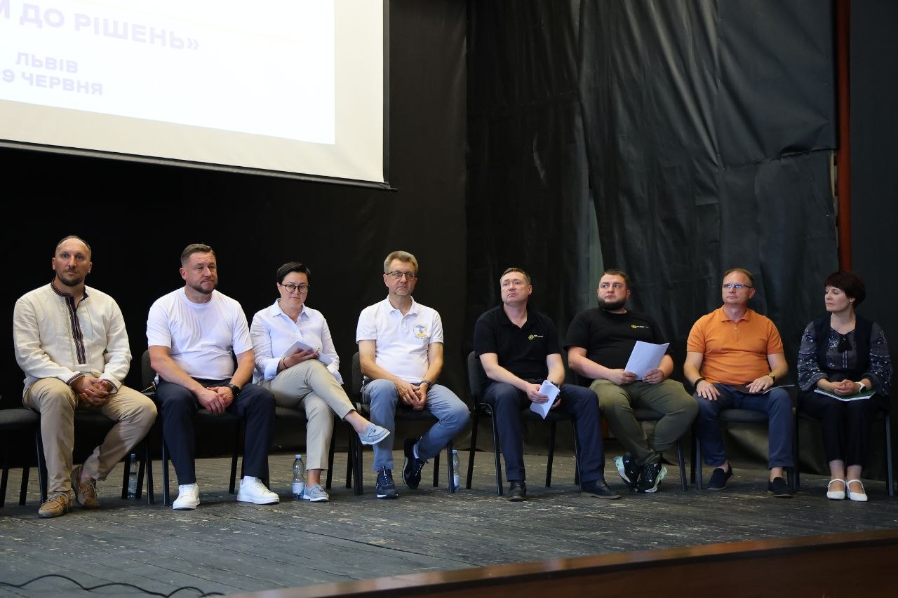 ⚡️Мобільний офіс Пенсійного фонду, десятки запитань від вимушених переселенців і, головне, — реальні рішення.